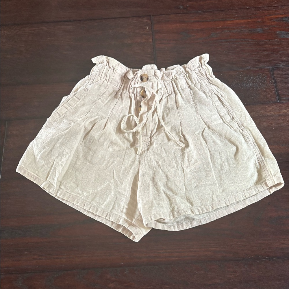 Women's Cream Ruffle Waist Shorts
